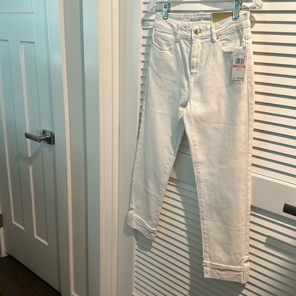 NWT Michael Kors Selma Straight Crop Hise Rise White Jean with 5 pockets. Size 2